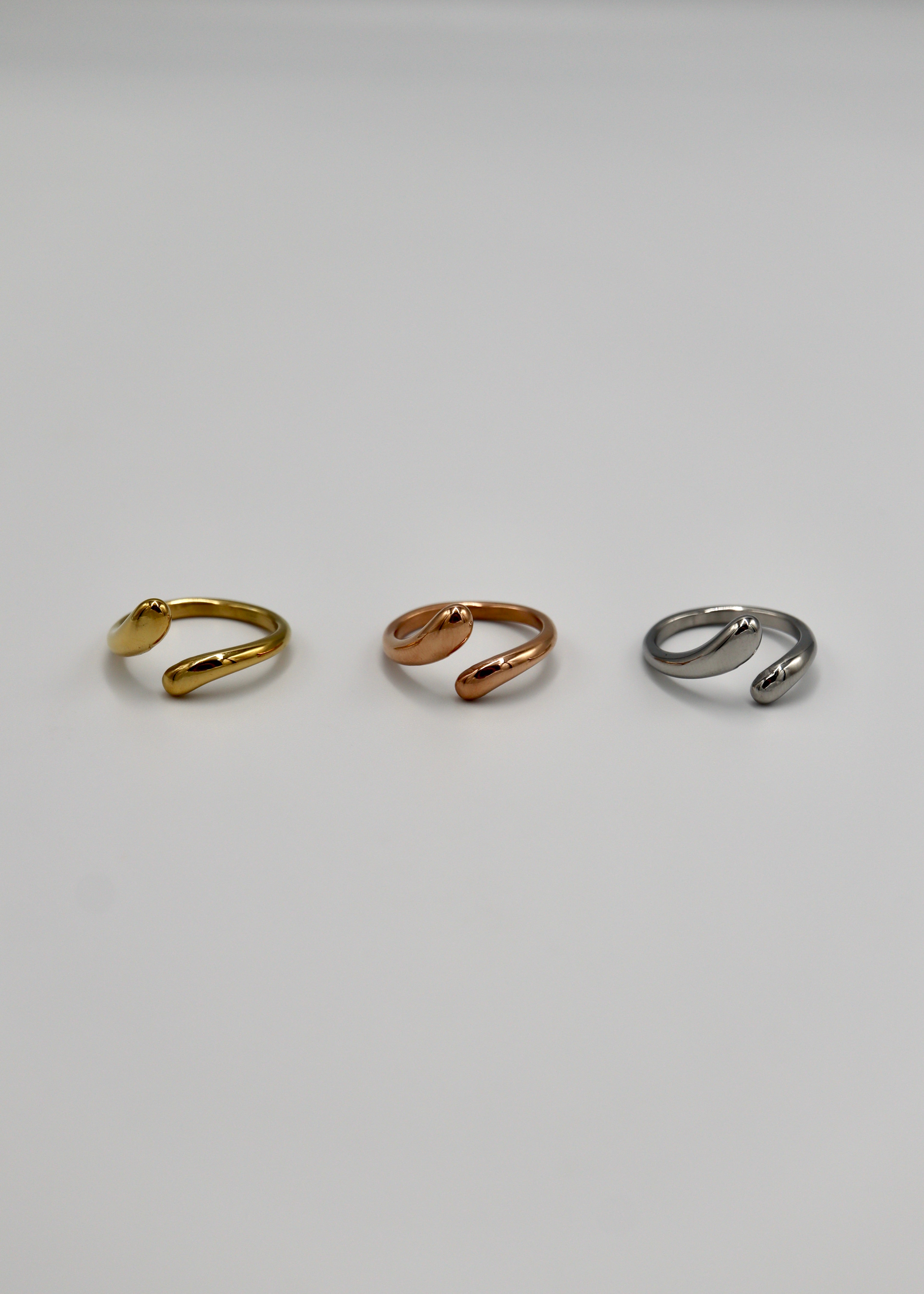 drop hug ring | R-26-113